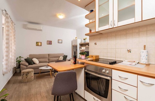 Gruz Apartment | Apartment Family Tokić - One Bedroom Apartment with Terrace