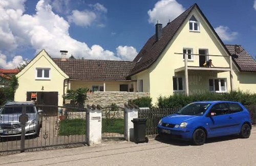 Ebersberg District Apartment | Apartment 'Ferienwohnung Bayerl' with Balcony and Wi-Fi