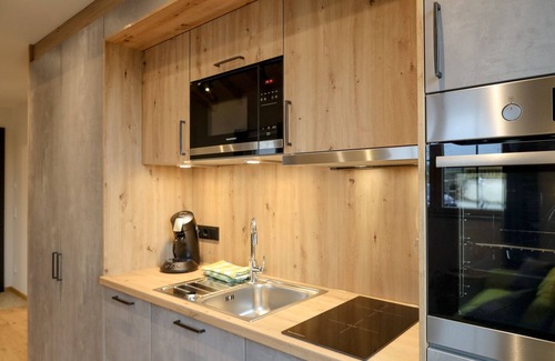 Muenchberg Apartment | Apartment-Galerie Ochsenkopf-Mobility bath-Balcony