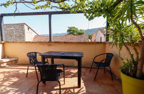 Stari Grad Apartment | Apartment George