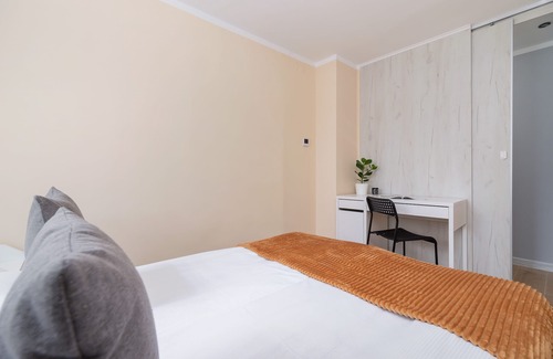 Podgorze Apartment | Apartment Gromadzka With A/C by Renters