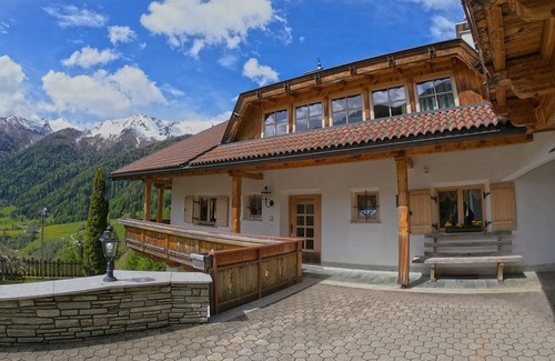 Fundres Apartment | Apartment Hegidex