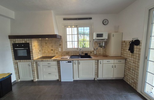 Saint-Martin-du-Var Villa | APARTMENT INDEPENDENT, SWIMMING POOL, CLOSE SEA, 4 PEOPLE + 1 CHILD - 2 YEARS
