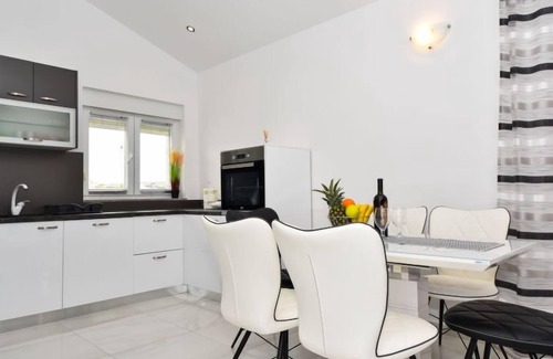 Maslenica Apartment | Apartment Ika by Interhome