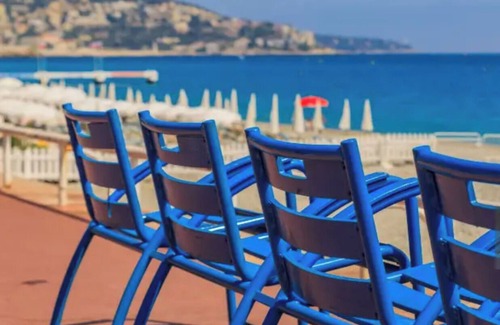 Les Baumettes Apartment | Apartment in a Belle Epoque house 5 minutes from the sea and the Negresco hotel