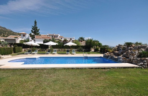 Alfarnatejo Cottage | Apartment in ancient farm located in beautiful mountainous scenery in Periana