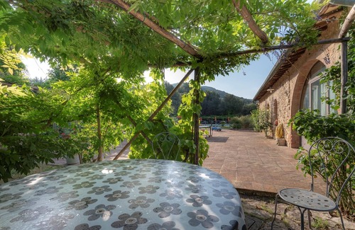 Simignano Cottage | Apartment in Chianti with pool ID 450