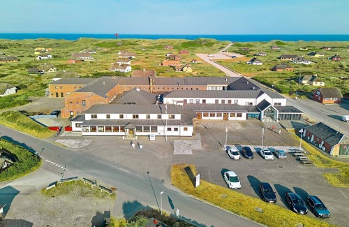 Vedersø Klit House | Apartment in Holiday park- free waterpark