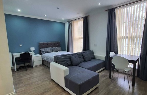 Kentish Town Apartment | Apartment in Kingcross With Historical Highlights
