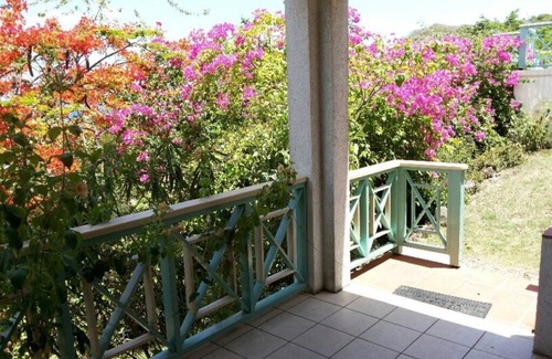 Oualie Bay Apartment | Apartment in Villa Iris, above the nicest beach on Nevis