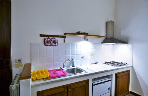 Collesanto Apartment | Apartment in Mantignana with terrace