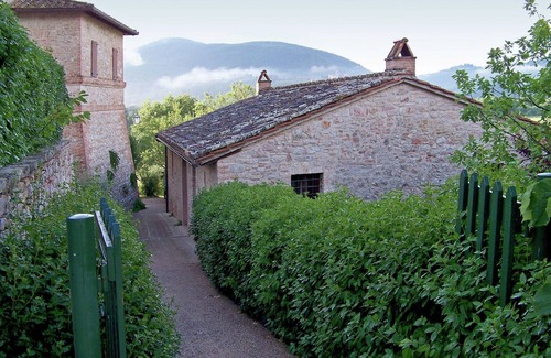 Collesanto Apartment | Apartment in Mantignana with terrace