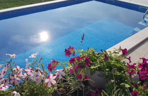 Radanovici Apartment | Apartment in Radanovici with Private Parking