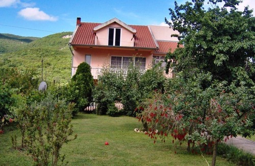 Radanovici Apartment | Apartment in Radanovici with Private Parking