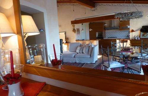 Salo Apartment | Apartment in Salo with breathtaking lake view - WIFI A/C car parking