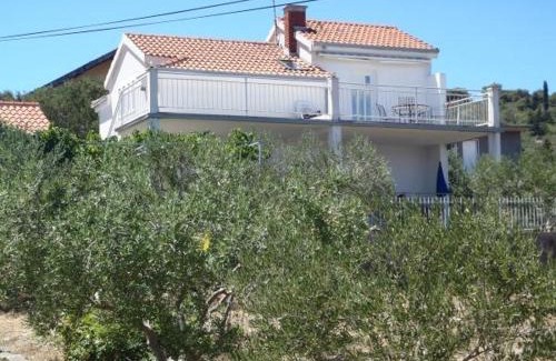 Slatine Apartment | Apartment in Slatine with sea view, terrace, air conditioning, WiFi 5147-1