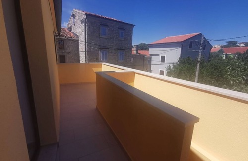 Sveti Jakov Apartment | Apartment in Stivan with Terrace, Air condition, WIFI, Washing machine (920-3)