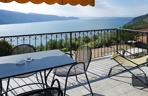 Oldesio Apartment | Apartment in Tignale with Lake Garda Views