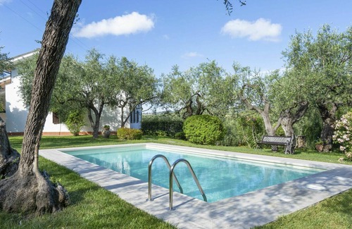 Diano Castello Villa | Apartment in villa with WIFI, private pool, A/C, TV, terrace, pets allowed, panoramic view, parking