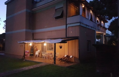 Latina Lido House | Apartment in villa on independent garden in a large park just renovated