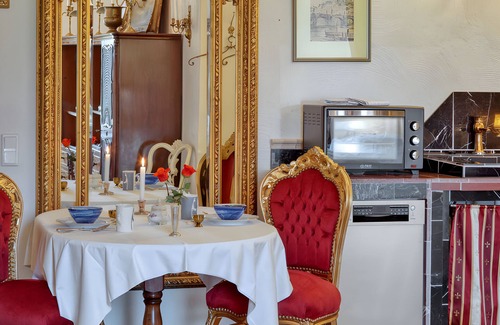Horsbull Apartment | Apartment 'Junior Salon' with Shared Garden and Wi-Fi