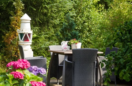 Steenodde Apartment | Apartment 'Karonga' with Shared Garden and Wi-Fi