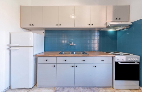Kassiopi Apartment | Apartment 'Kassiopi 2' with Mountain View, Wi-Fi and Air Conditioning
