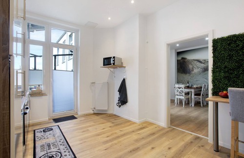 Heppens Apartment | Apartment 'Küstenzauber - Balkon - Top Lage' with Terrace, Balcony & Wi-Fi