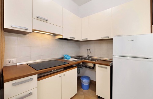 Finale Ligure Apartment | Apartment 'La Realidad 1' with Shared Pool, Wi-Fi and Air Conditioning