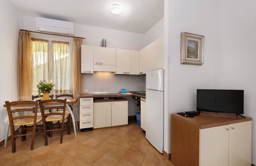 Finale Ligure Apartment | Apartment 'La Realidad 1' with Shared Pool, Wi-Fi and Air Conditioning