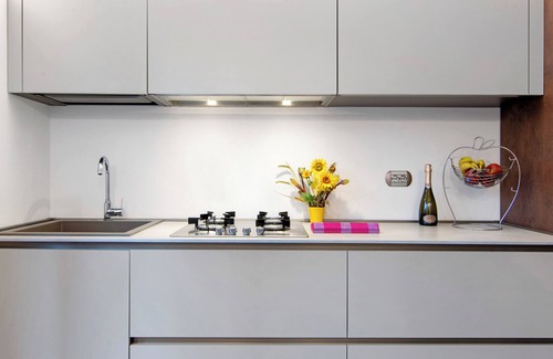 Porlezza Apartment | Apartment 'La Sartoria' with Wi-Fi and Air Conditioning