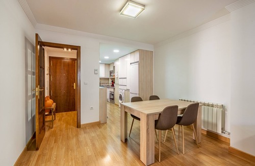 Monachil Apartment | Apartment "Ladera de Sierra Nevada" with Mountain View & Wi-Fi