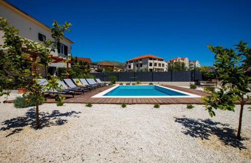 Seget Donji Apartment | Apartment Laura-Villa La dolce vita