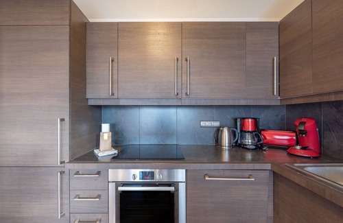 Samoens Apartment | Apartment 'Le Lou Clerouzy - 6 Personnes' with Mountain View, Balcony and Wi-Fi