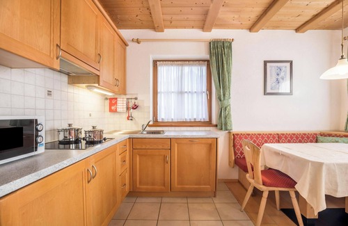 Corvara in Badia Apartment | Apartment 'Lisüra Boè' with Mountain View and Wi-Fi