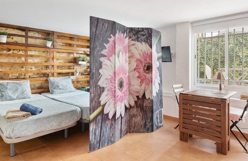 Catarroja Apartment | Apartment 'Loft Con Terraza' with Private Terrace, Wi-Fi and Air Conditioning