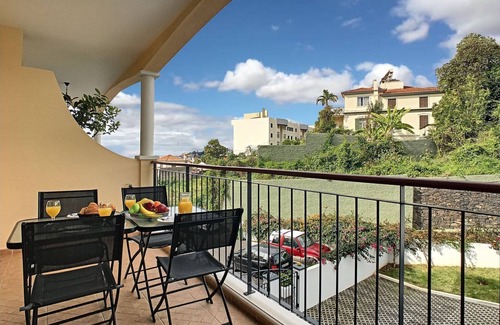 Santa Maria Maior Apartment | Apartment Lotus by LovelyStay