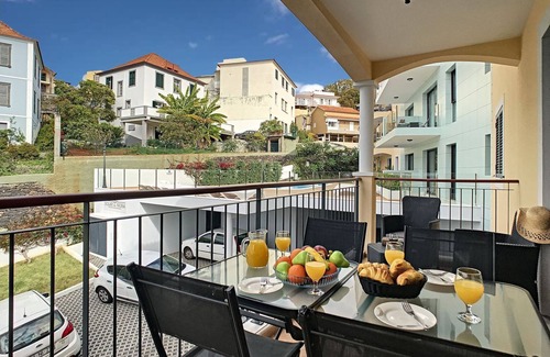 Santa Maria Maior Apartment | Apartment Lotus by LovelyStay