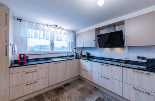 Wahlwies Apartment | Apartment LUSH for 4 adults & children with gin distillery near the lake