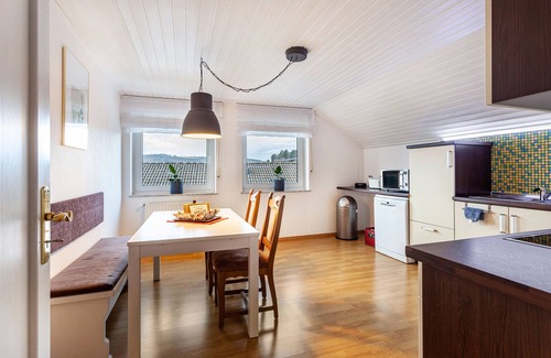 Ortsmitte Apartment | Apartment 'Lydias' with Balcony and Wi-Fi