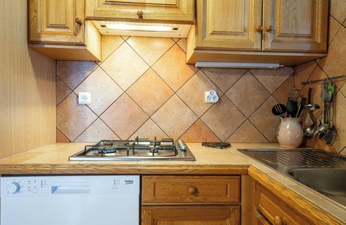 Bonneval-sur-Arc Apartment | Apartment 'Mésange' with Mountain View, Balcony and Wi-Fi