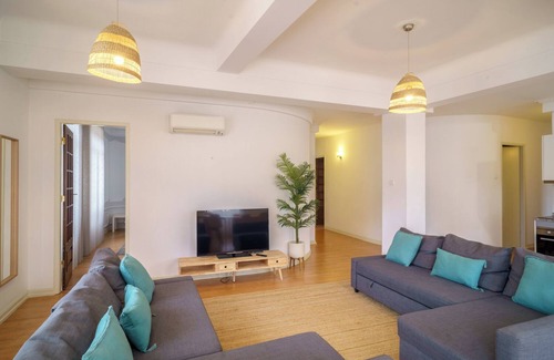 Centro / Baixa Villa | Apartment Miragaia - Five Bedroom Villa, Sleeps 15