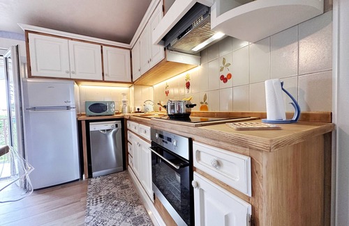 Montinelle Apartment | Apartment 'Montinelle' with Lake View, Wi-Fi and Air Conditioning