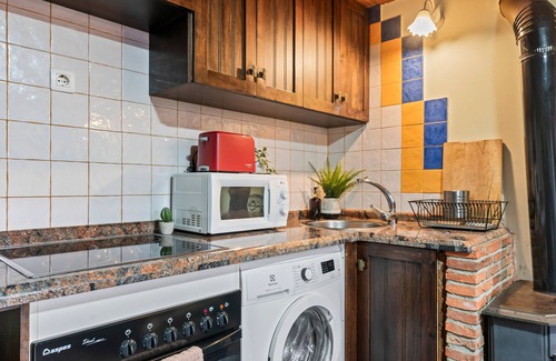 Fresnedo Apartment | Apartment 'Montegrande Rodeado De Montañas' with Shared Terrace and Wi-Fi