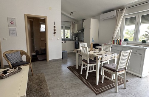 Nin Apartment | Apartment Moon