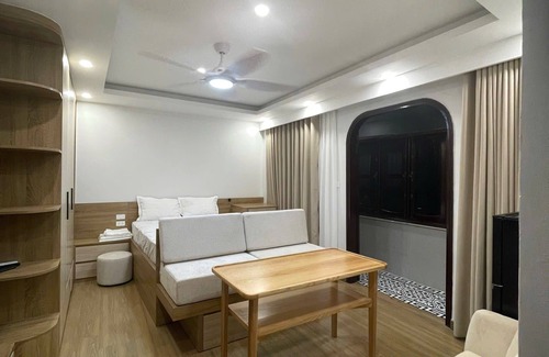 Yen Phu Apartment | Apartment near West Lake, fully furnished, nice view, large balcony.