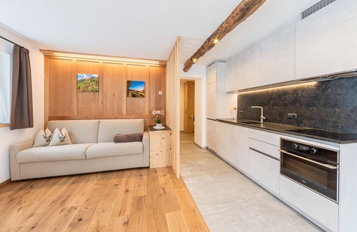 Prateria Apartment | Apartment 'Obermarhof Apt Almrose' with Mountain View, Shared Garden and Wi-Fi