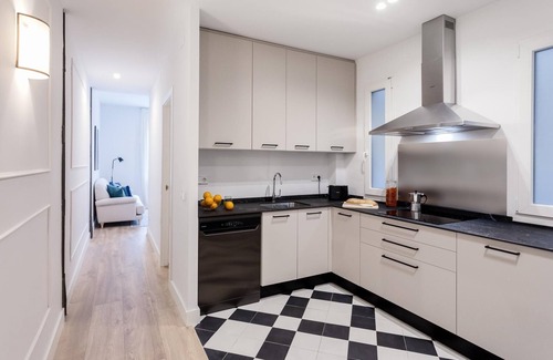 Castellana Apartment | Apartment + Office room in Salamanca - 2 bathrooms, Madrid