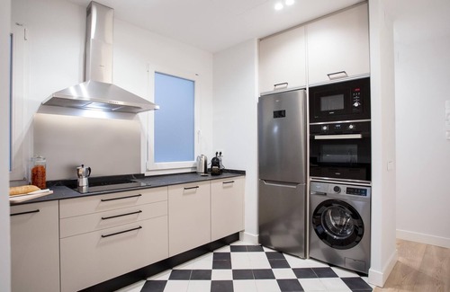 Castellana Apartment | Apartment + Office room in Salamanca - 2 bathrooms, Madrid