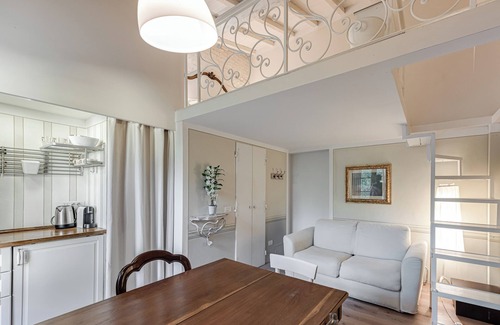 Settignano Apartment | Apartment "Olive Garden Loft - Settignano" with Shared Garden and Wi-Fi